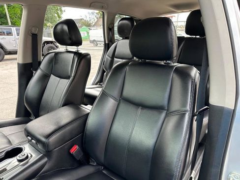 Used 2019 Nissan Pathfinder SL AWD/4WD image 31