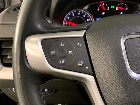 Used 2024 GMC Terrain SLT image 18