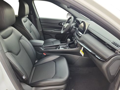 New 2026 Jeep Compass Latitude image 15