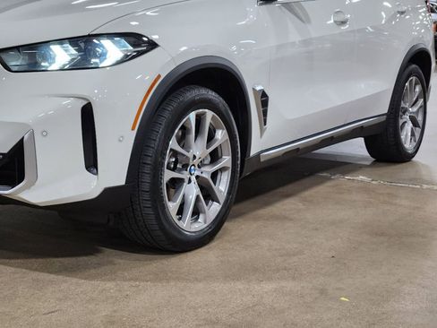 Used 2024 BMW X5 xDrive40i w/ Climate Comfort Package image 17