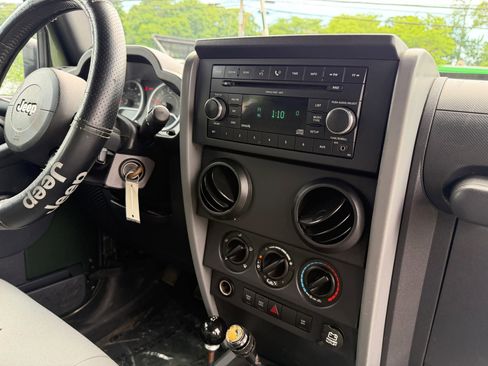 Used 2008 Jeep Wrangler Unlimited Rubicon w/ Trailer Tow Group AWD/4WD image 30
