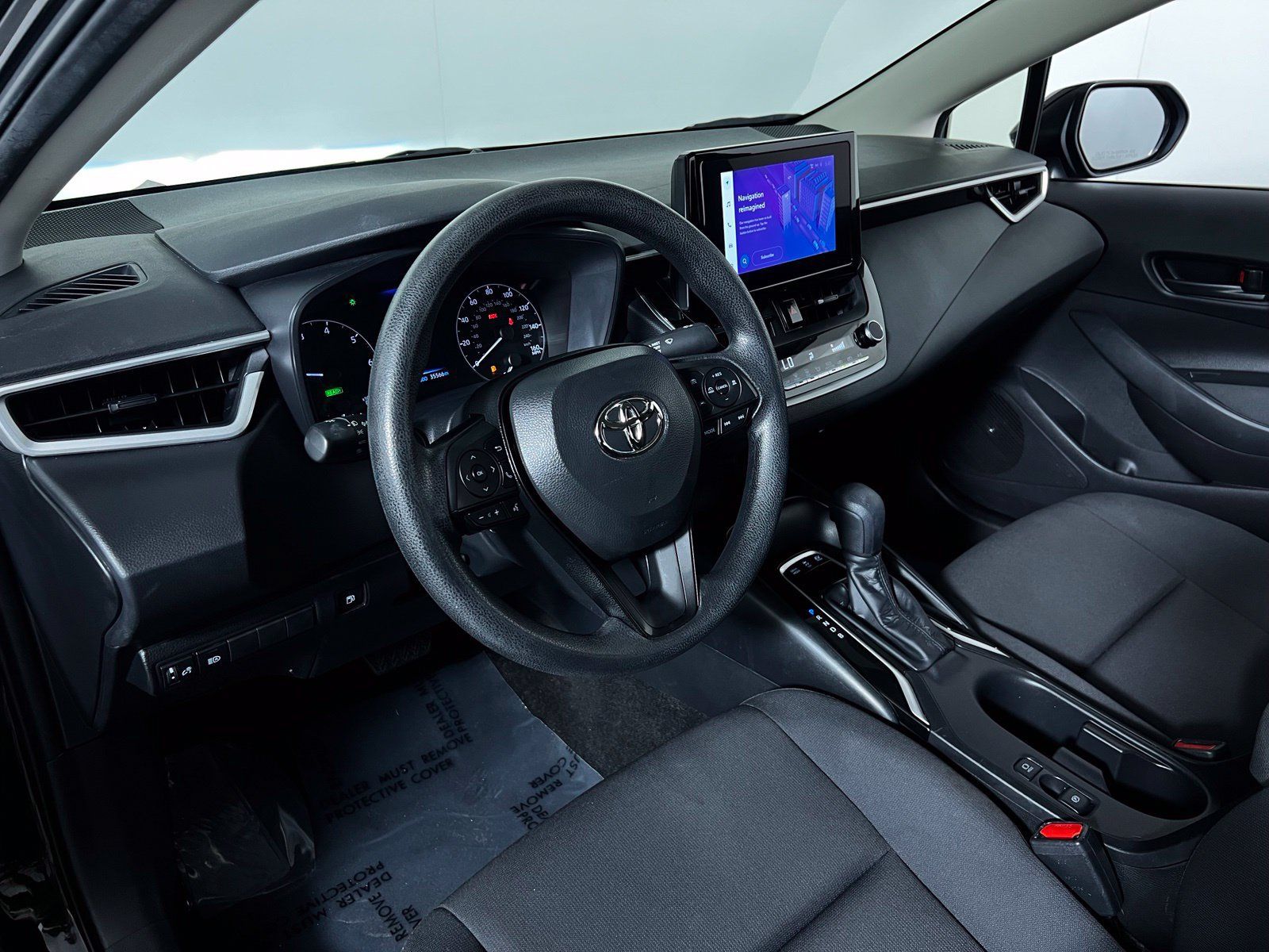 Used 2025 Toyota Corolla LE FWD image 12