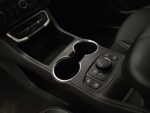 Used 2023 GMC Terrain SLT w/ Elevation Edition image 26