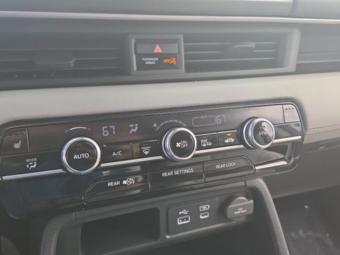 Used 2025 Honda Pilot EX-L image 29