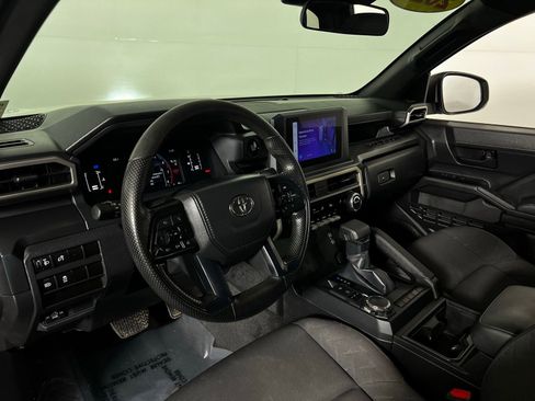 Used 2024 Toyota Tacoma SR AWD/4WD image 12
