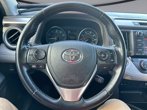 Used 2018 Toyota RAV4 XLE FWD image 14