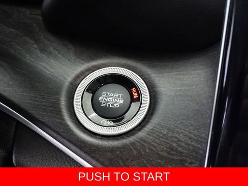 Certified 2023 Jeep Grand Cherokee Limited w/ Black Appearance Package AWD/4WD image 9