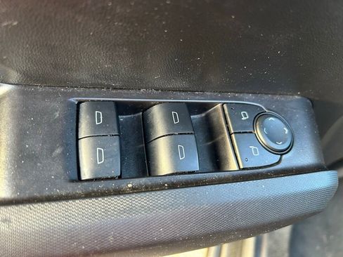 Used 2024 Chevrolet Colorado W/T w/ WT Convenience Package II RWD image 18