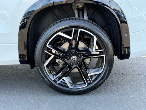 New 2026 Volkswagen Tiguan SEL R-Line image 10