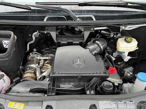 Used 2025 Mercedes-Benz Sprinter 2500 image 24