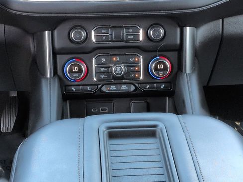 Used 2021 Chevrolet Suburban Z71 image 19