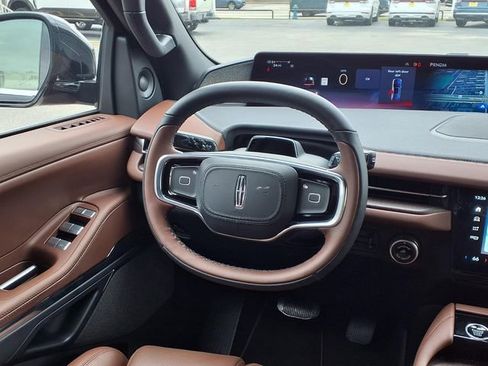 New 2026 Lincoln Navigator L Reserve AWD/4WD image 11