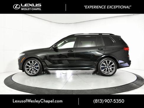 Used 2022 BMW X7 M50i w/ Luxury Seating Package image 10
