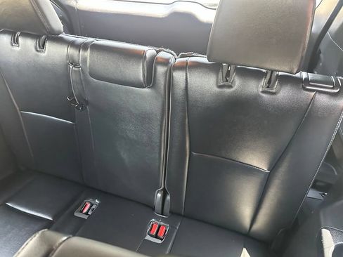 Used 2021 Toyota Highlander XSE FWD image 26