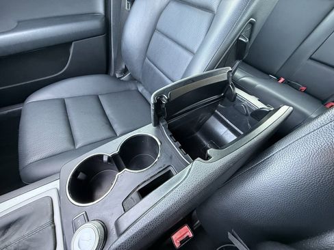 Used 2010 Mercedes-Benz C 300 Sedan image 26