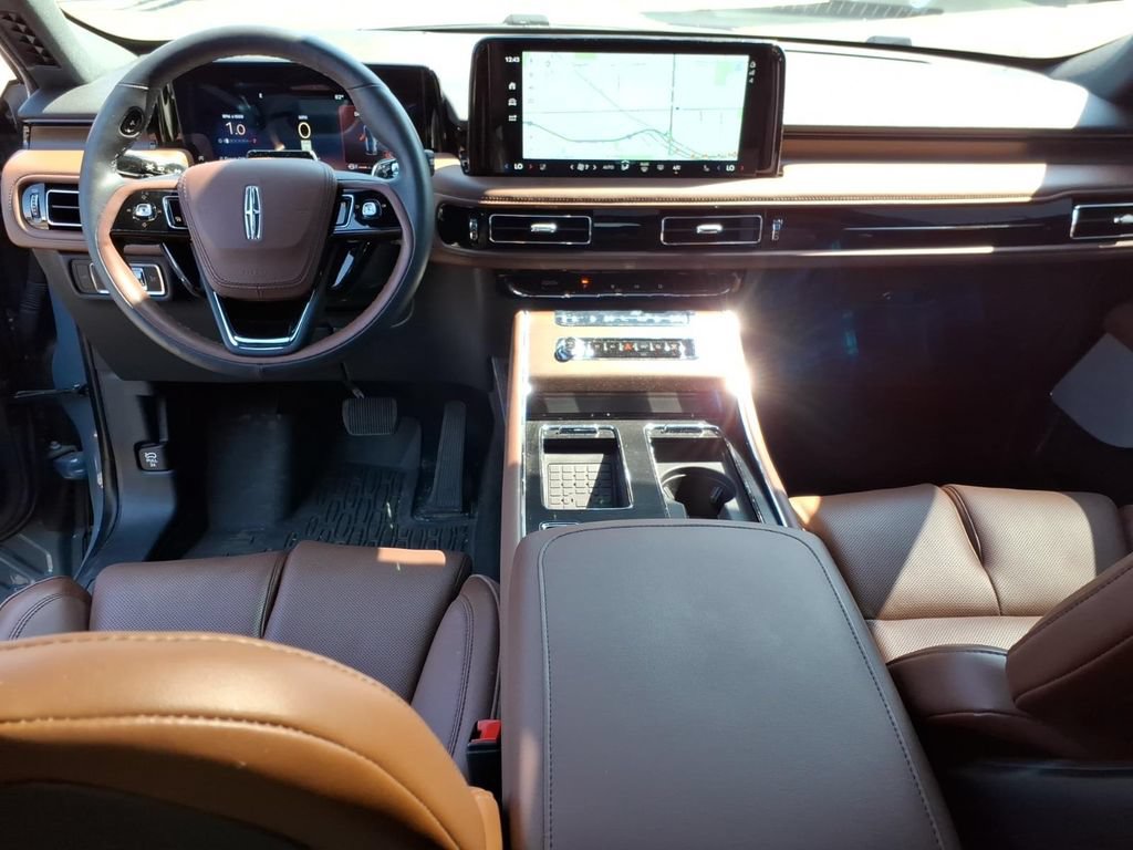 Certified 2025 Lincoln Aviator Reserve w/ Equipment Group 201A AWD/4WD image 14