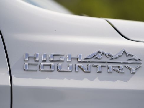 New 2026 Chevrolet Tahoe High Country RWD image 37