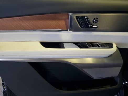 New 2027 Cadillac Vistiq Luxury AWD/4WD image 15