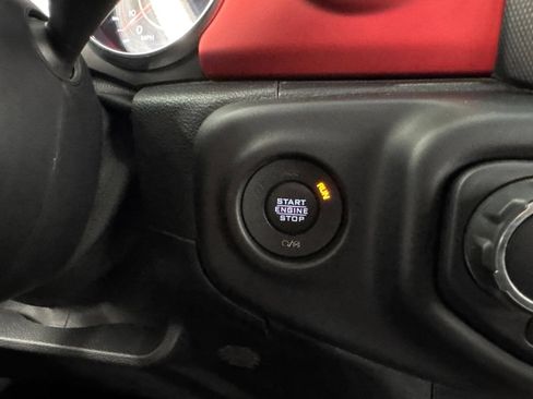 Used 2020 Jeep Wrangler Unlimited Rubicon AWD/4WD image 24