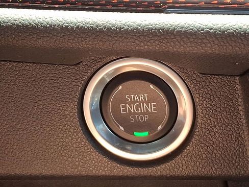 Certified 2024 Chevrolet Traverse RS AWD/4WD image 24