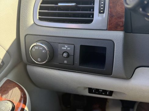 Used 2011 Chevrolet Tahoe LTZ image 22