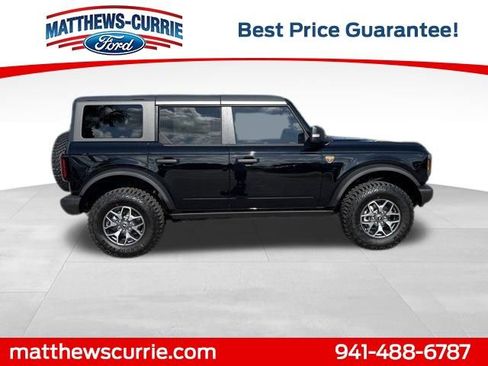 New 2025 Ford Bronco Badlands image 3