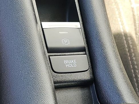 Used 2025 Honda HR-V LX image 25