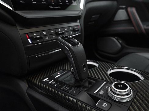 Used 2022 Maserati Ghibli Trofeo image 31