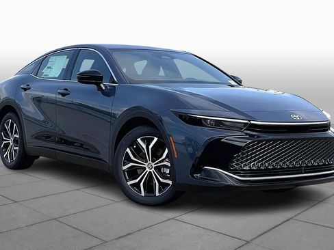 New 2026 Toyota Crown XLE image 2