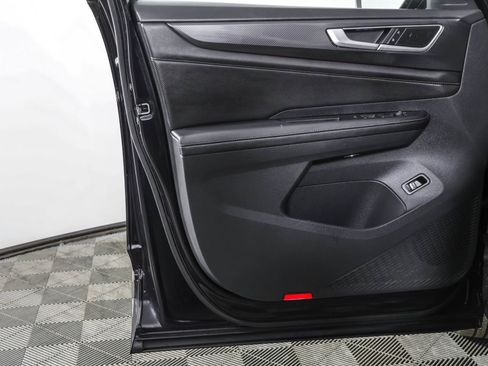 Used 2024 Volkswagen Atlas Cross Sport SEL R-Line image 33