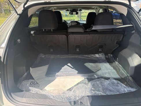 Used 2025 Subaru Crosstrek 2.5i Limited w/ Crosstrek Mirror Package image 9