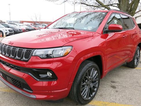 Used 2023 Jeep Compass Limited image 2