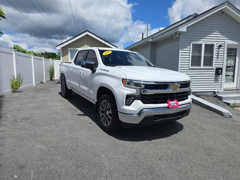 Used 2024 Chevrolet Silverado 1500 LT AWD/4WD image 2