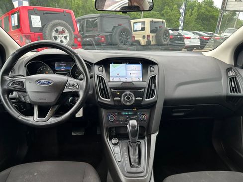 Used 2017 Ford Focus SEL w/ Cold Weather Package FWD image 14