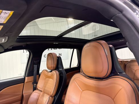 Used 2023 Lincoln Aviator Black Label w/ Dynamic Handling Package image 24