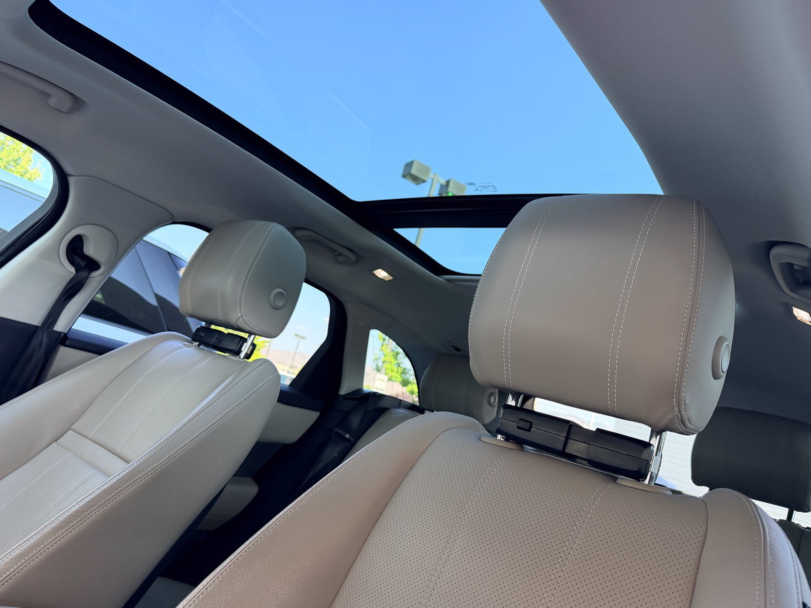 Used 2018 Land Rover Range Rover Velar S AWD/4WD image 15