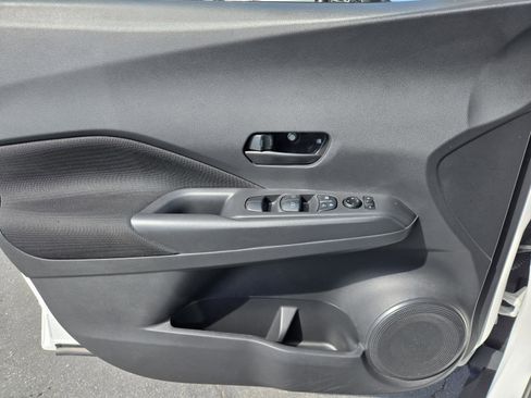 Used 2021 Nissan Kicks S FWD image 19