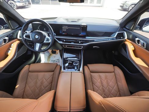 Used 2024 BMW X7 xDrive40i w/ M Sport Package AWD/4WD image 35
