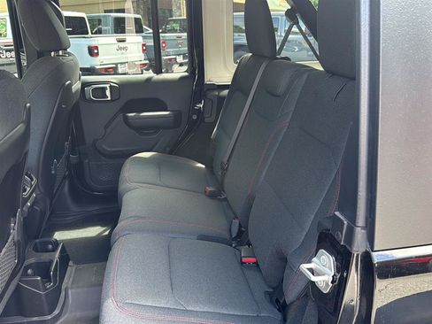 Used 2024 Jeep Wrangler Unlimited Rubicon w/ Convenience Group AWD/4WD image 13