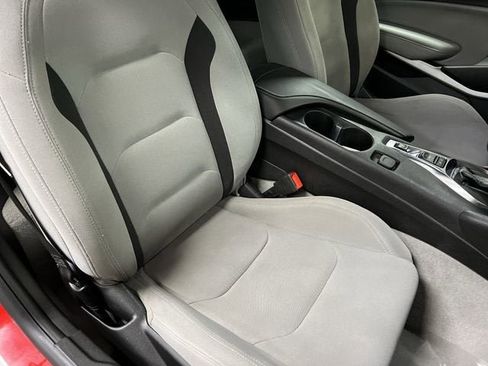 Certified 2022 Chevrolet Camaro LT RWD image 26
