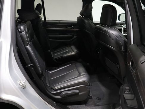 Used 2024 Jeep Grand Cherokee L Limited w/ Luxury Tech Group II image 21