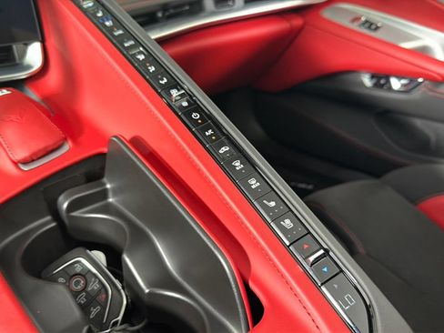 Used 2024 Chevrolet Corvette Stingray Premium Conv w/ Z51 Performance Package RWD image 27