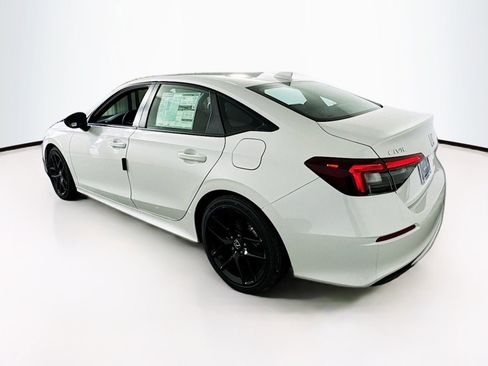 Used 2025 Honda Civic Sport image 4