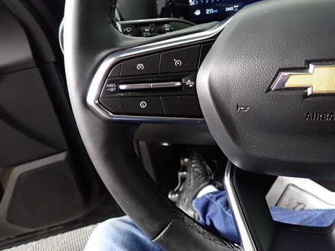 Used 2025 Chevrolet Equinox LT image 25