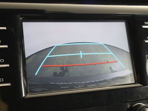 Used 2018 Toyota Camry SE image 28