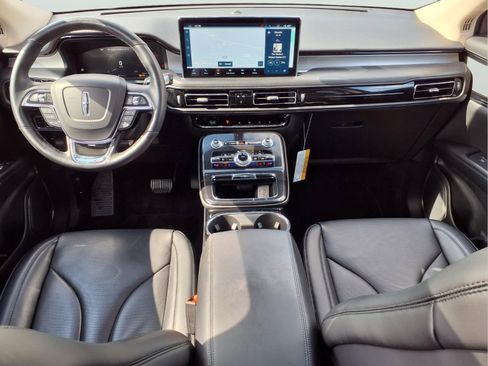 Used 2023 Lincoln Nautilus Reserve AWD/4WD image 11
