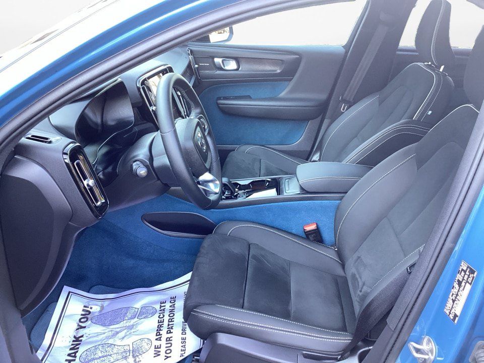 Certified 2023 Volvo C40 P8 Recharge Ultimate AWD/4WD image 11