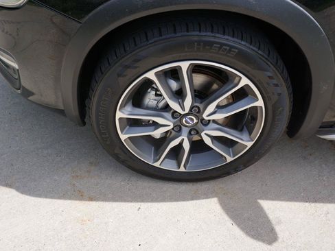 Used 2016 Volvo V60 T5 Cross Country AWD/4WD image 9