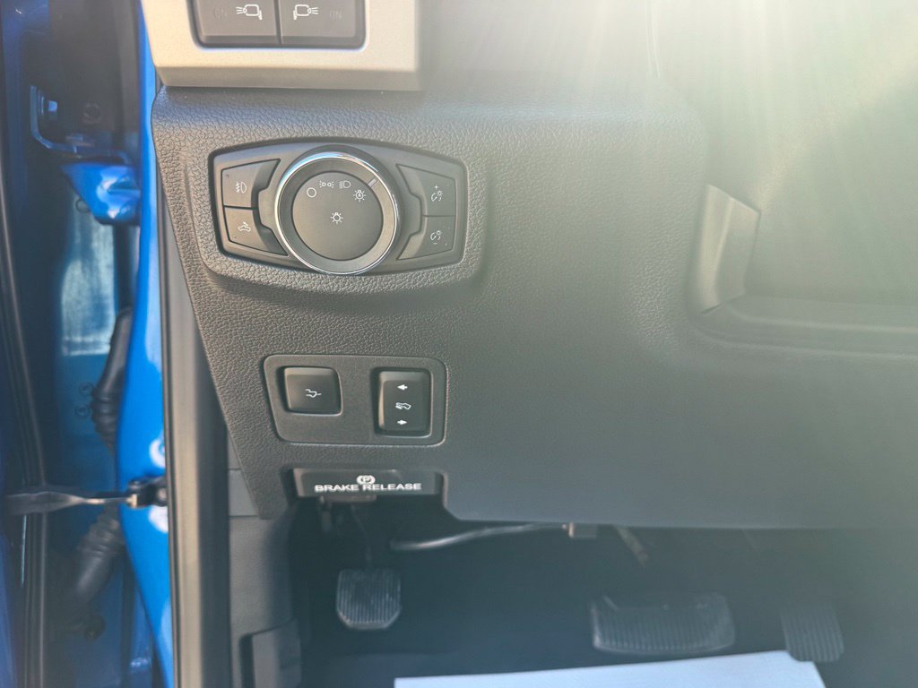 Used 2021 Ford F350 Lariat w/ Tremor Off-Road Package AWD/4WD image 38