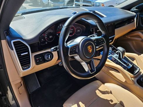 Used 2021 Porsche Cayenne Coupe AWD/4WD image 25